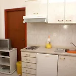 Apartman By The Sea Postira, Brac - 2898
